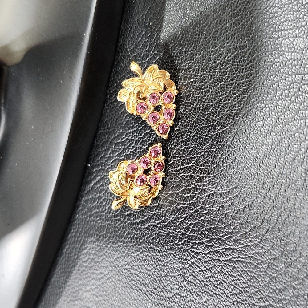 VINTAGE AVON GOLD and PURPLE GRAPE CLUSTER EARRINGS